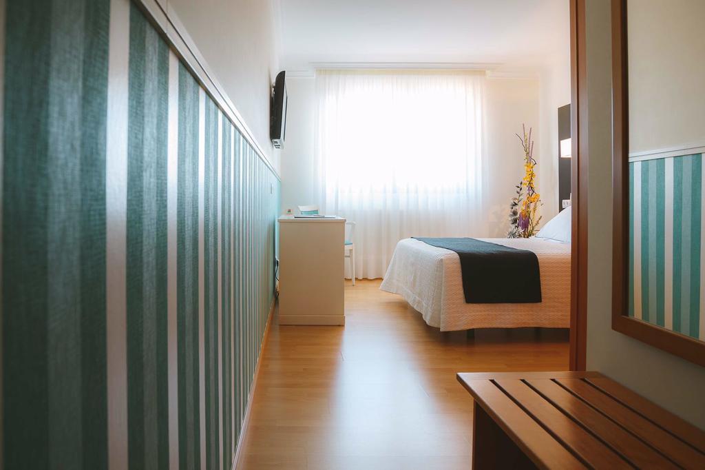 Hotel Lombina Пуэбла-дель-Караминьяль Экстерьер фото